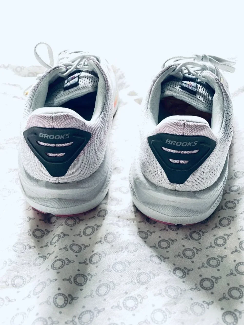 Brooks Ghost 17 Women’s Lace-Up Mesh Running Sneakers Size 10 Wide 120431B070